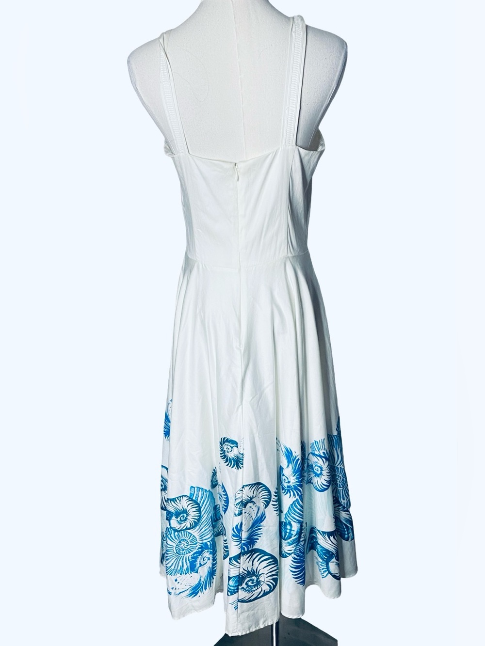 White House Black Market Seashell Print Button Front Fit & Flare Midi Dress
6 - Picture 9 of 10